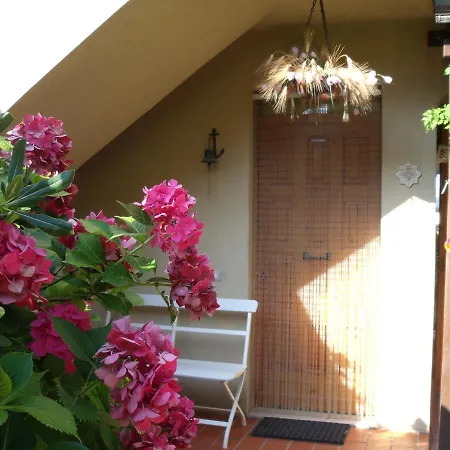 Ferienhaus Il Villino Del Sorriso-trilocale Con Aria Condizionata, Giardino E Parcheggio A Marcelli