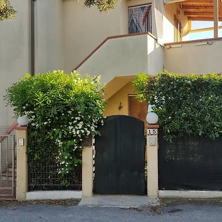 Semesterbostad Il Villino Del Sorriso